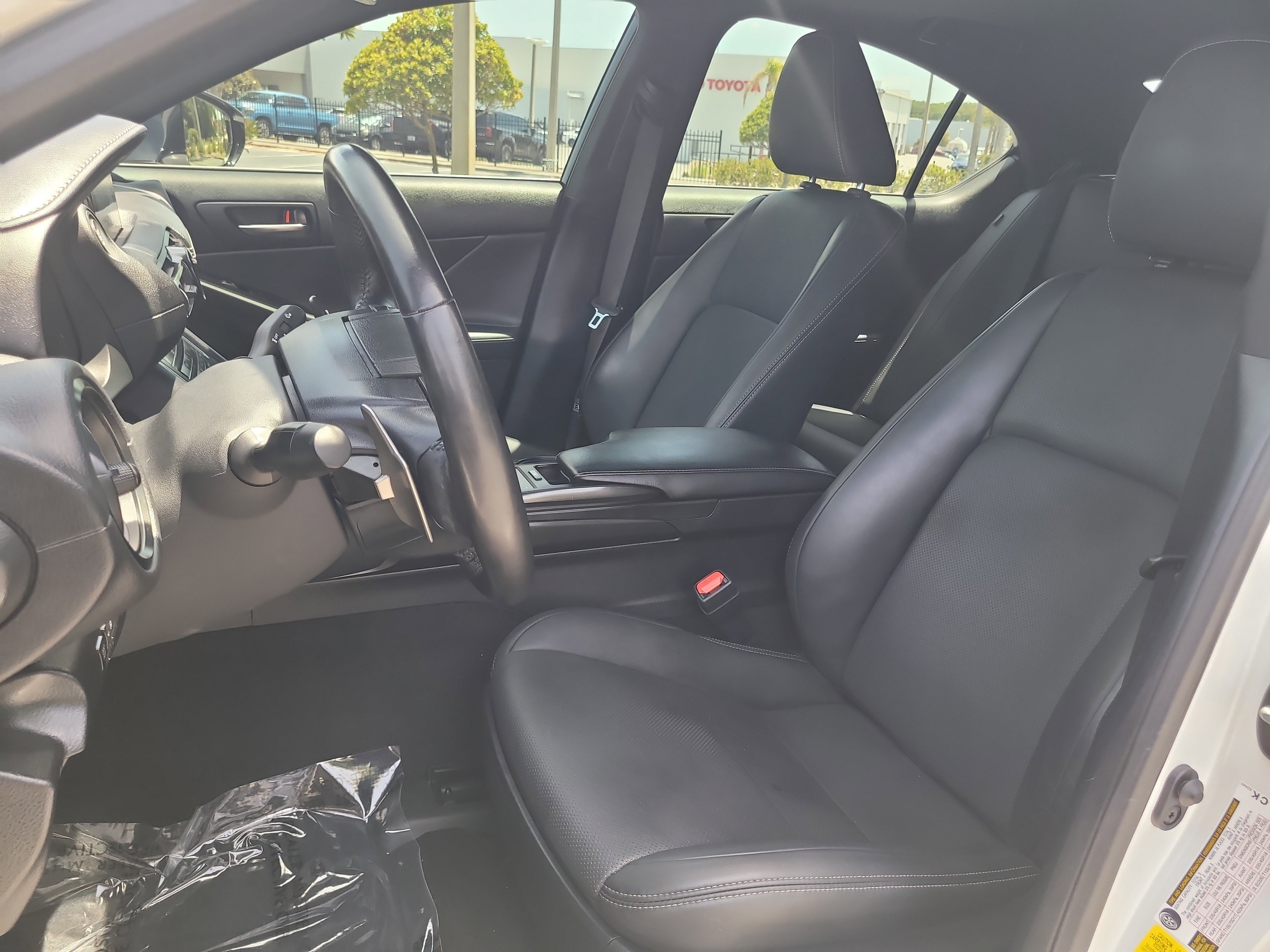 Used 2023 Lexus IS 300 w/ Comfort Package RWD image 19