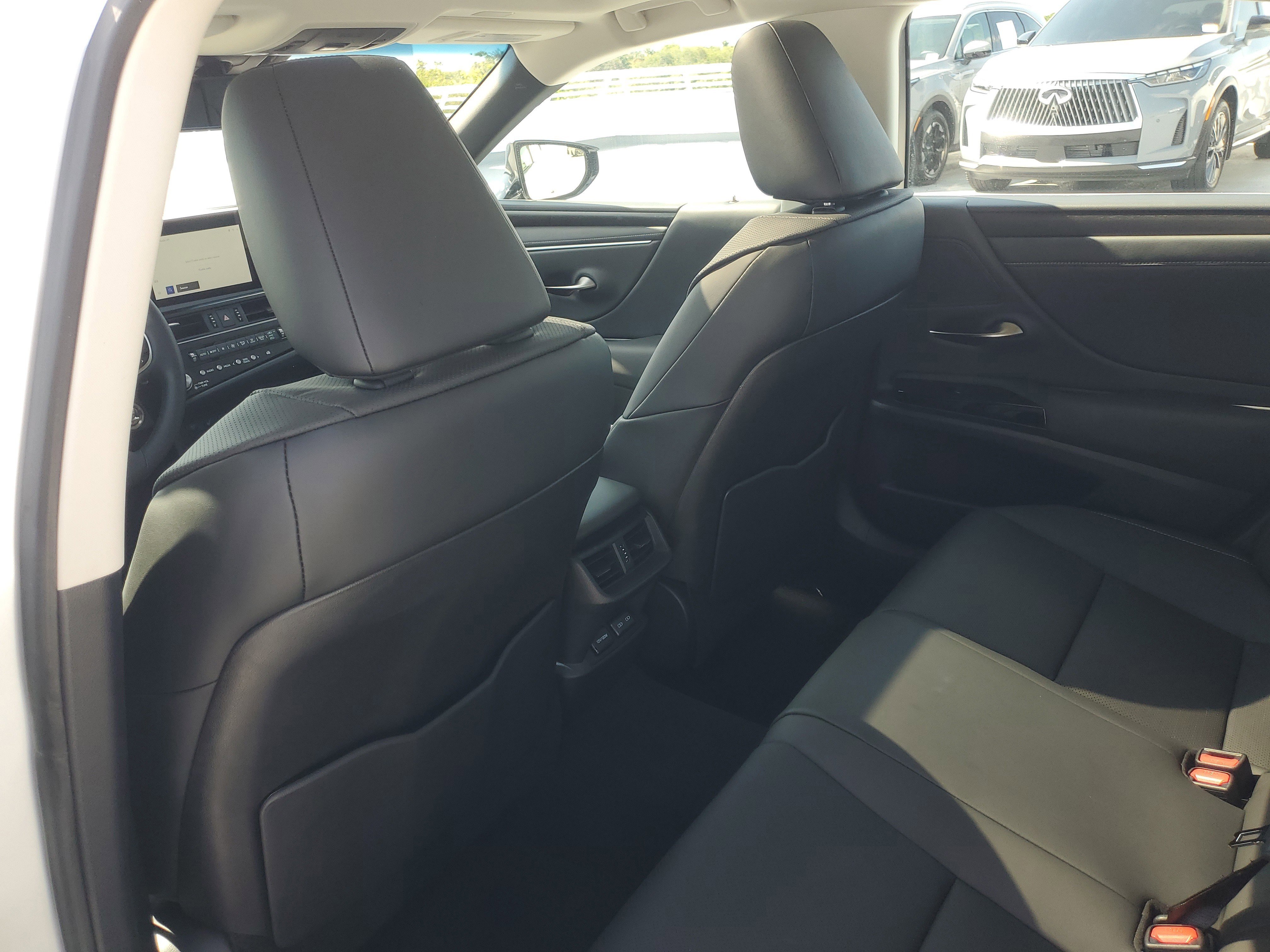 Used 2025 Lexus ES 350 w/ Premium Package FWD image 13