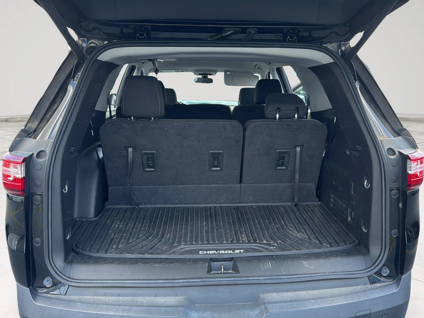 Used 2020 Chevrolet Traverse LT FWD image 28