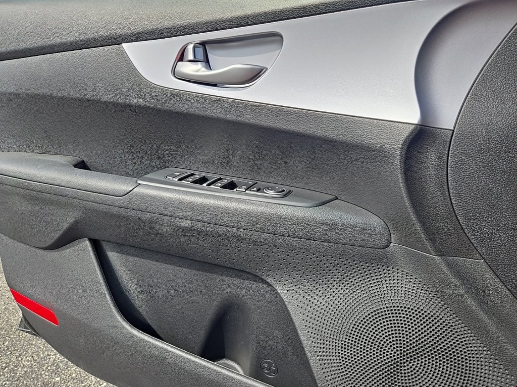 Used 2024 Kia Forte LXS w/ LXS Technology Package FWD image 23
