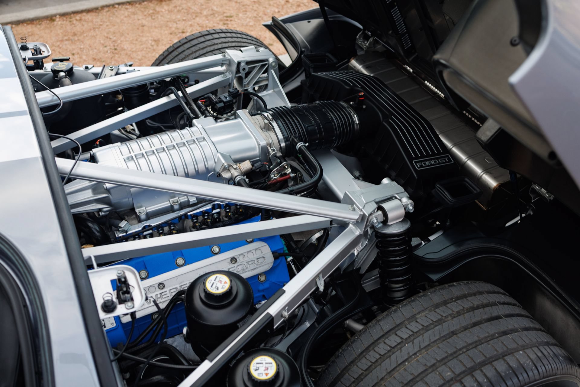 Used 2006 Ford GT RWD image 88