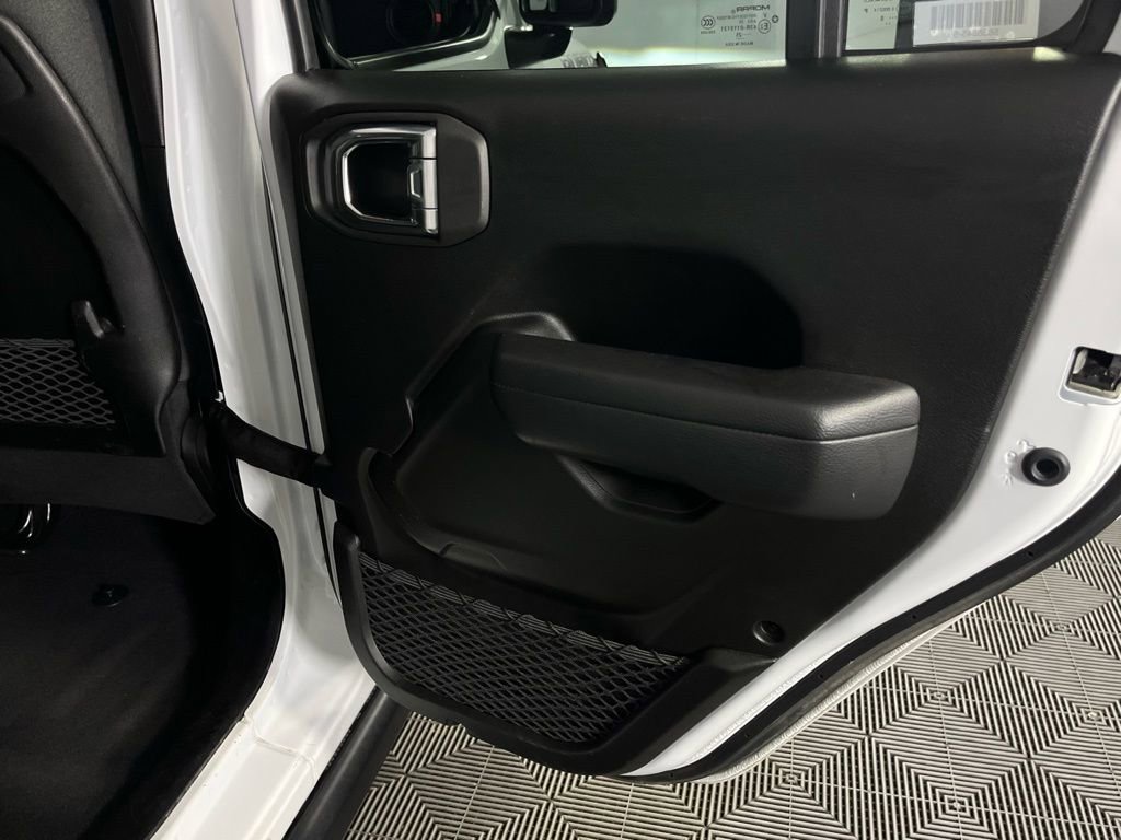 Used 2025 Jeep Wrangler Unlimited Rubicon image 29