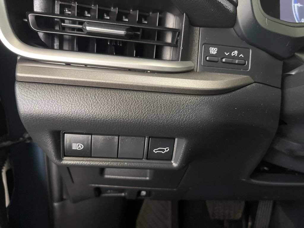 Used 2024 Toyota Grand Highlander AWD image 13