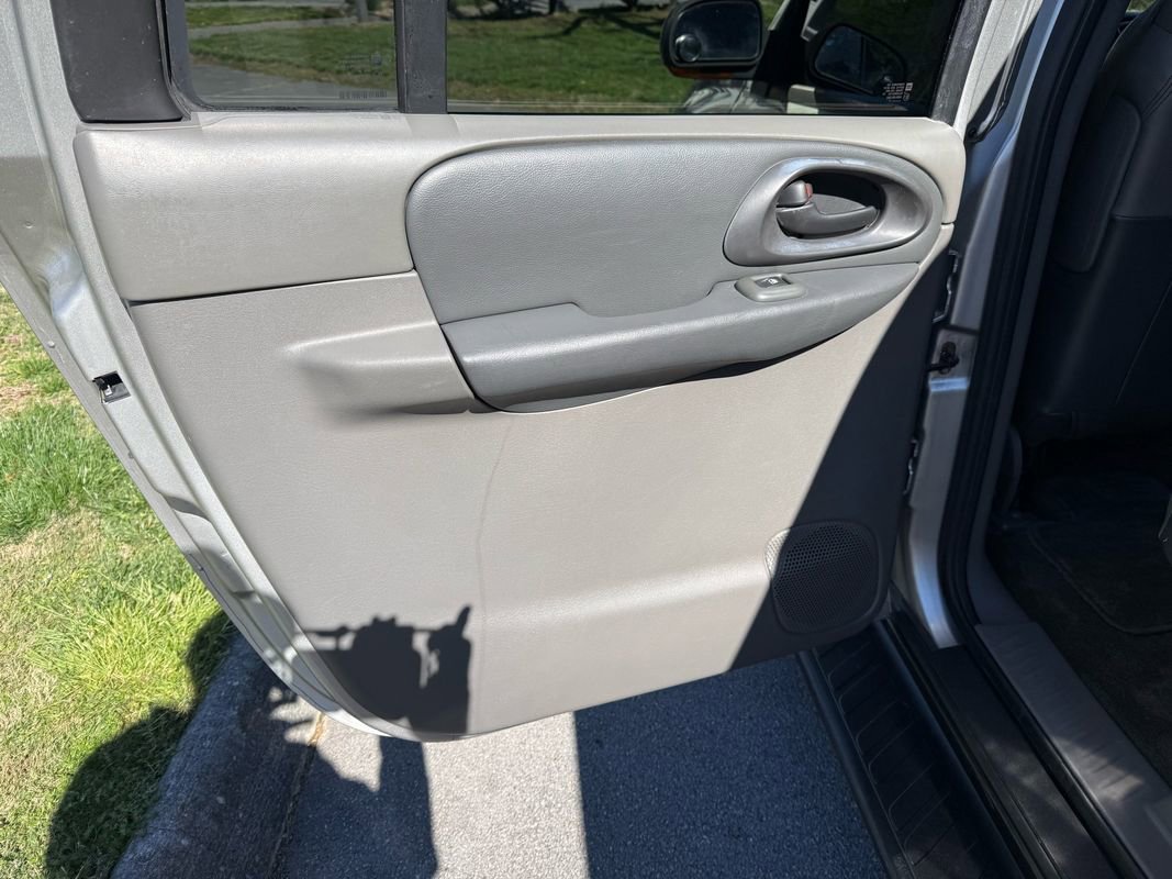 Used 2004 Chevrolet TrailBlazer LT w/ LT Preferred Equipment Group image 27