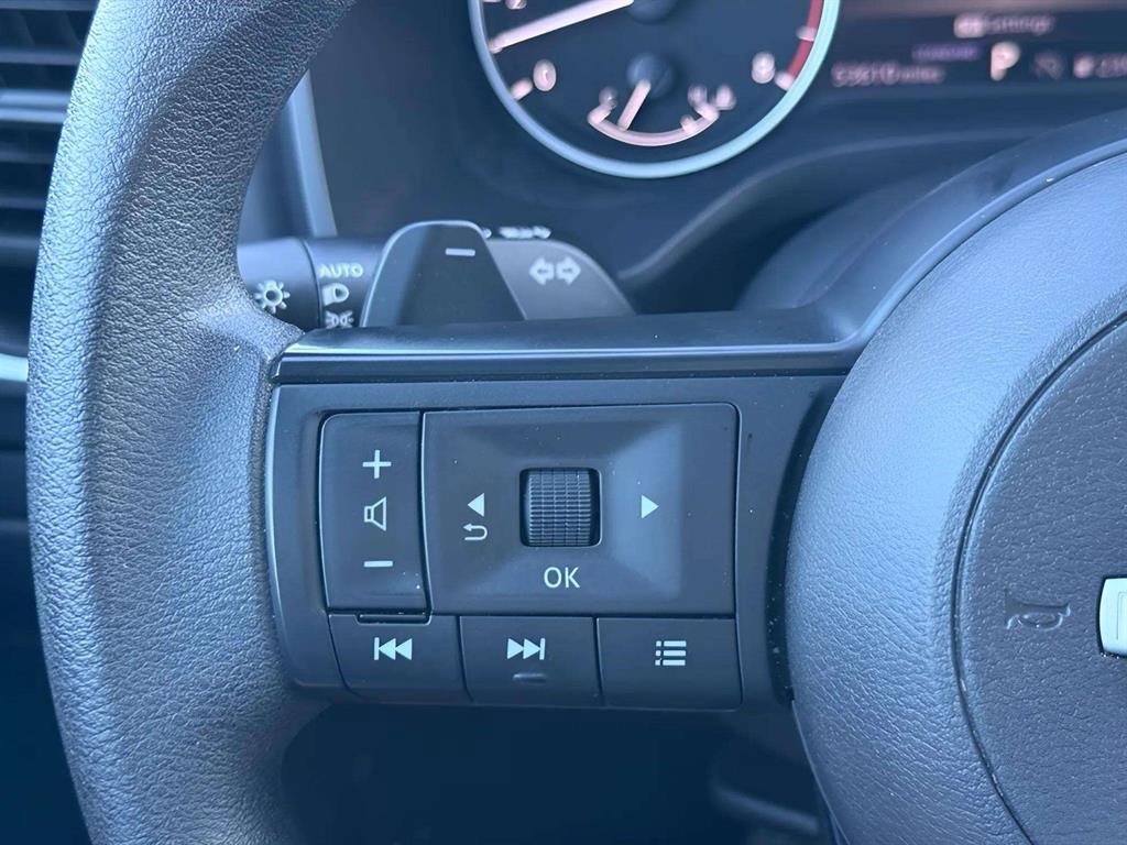 Used 2024 Nissan Rogue S image 23