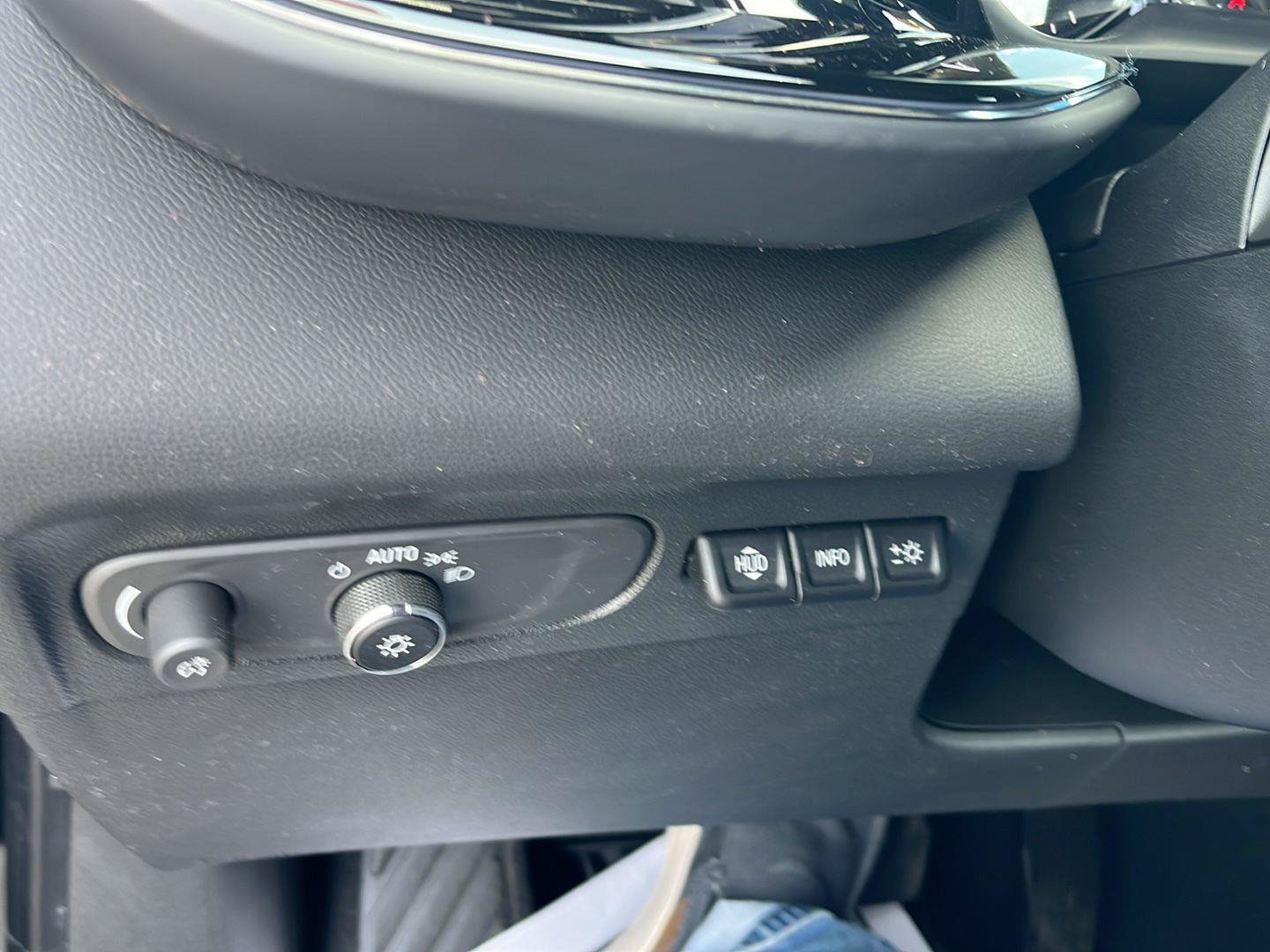 Used 2023 Buick Envision Avenir AWD/4WD image 13