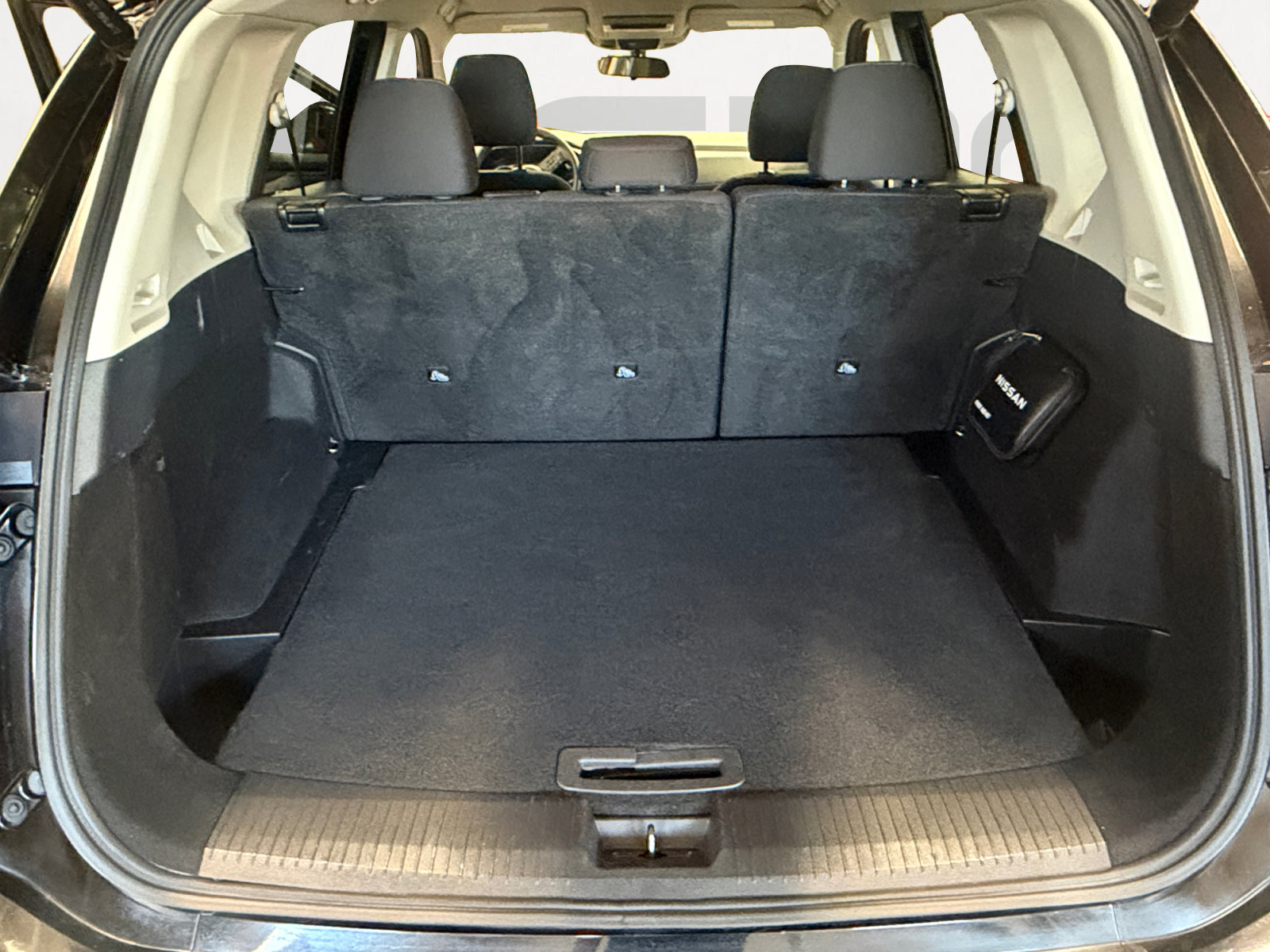 Used 2024 Nissan Rogue SV FWD image 14