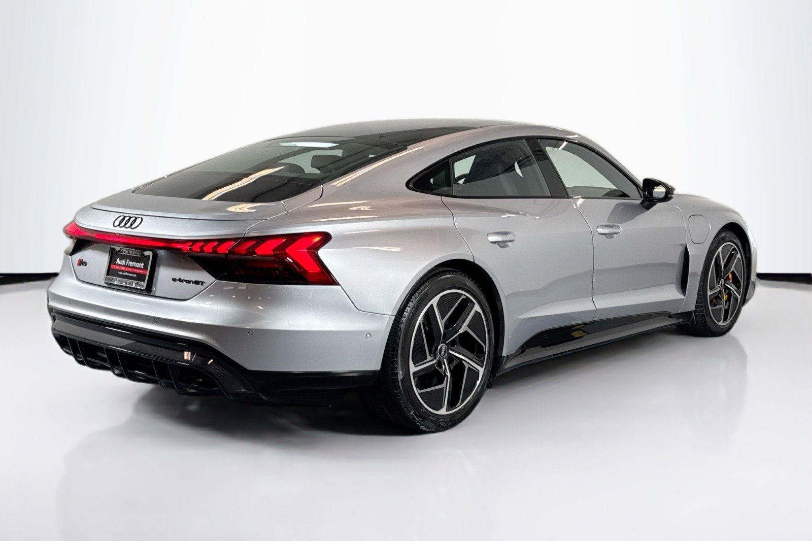 Used 2023 Audi RS e-tron GT w/ Carbon Performance Package image 5