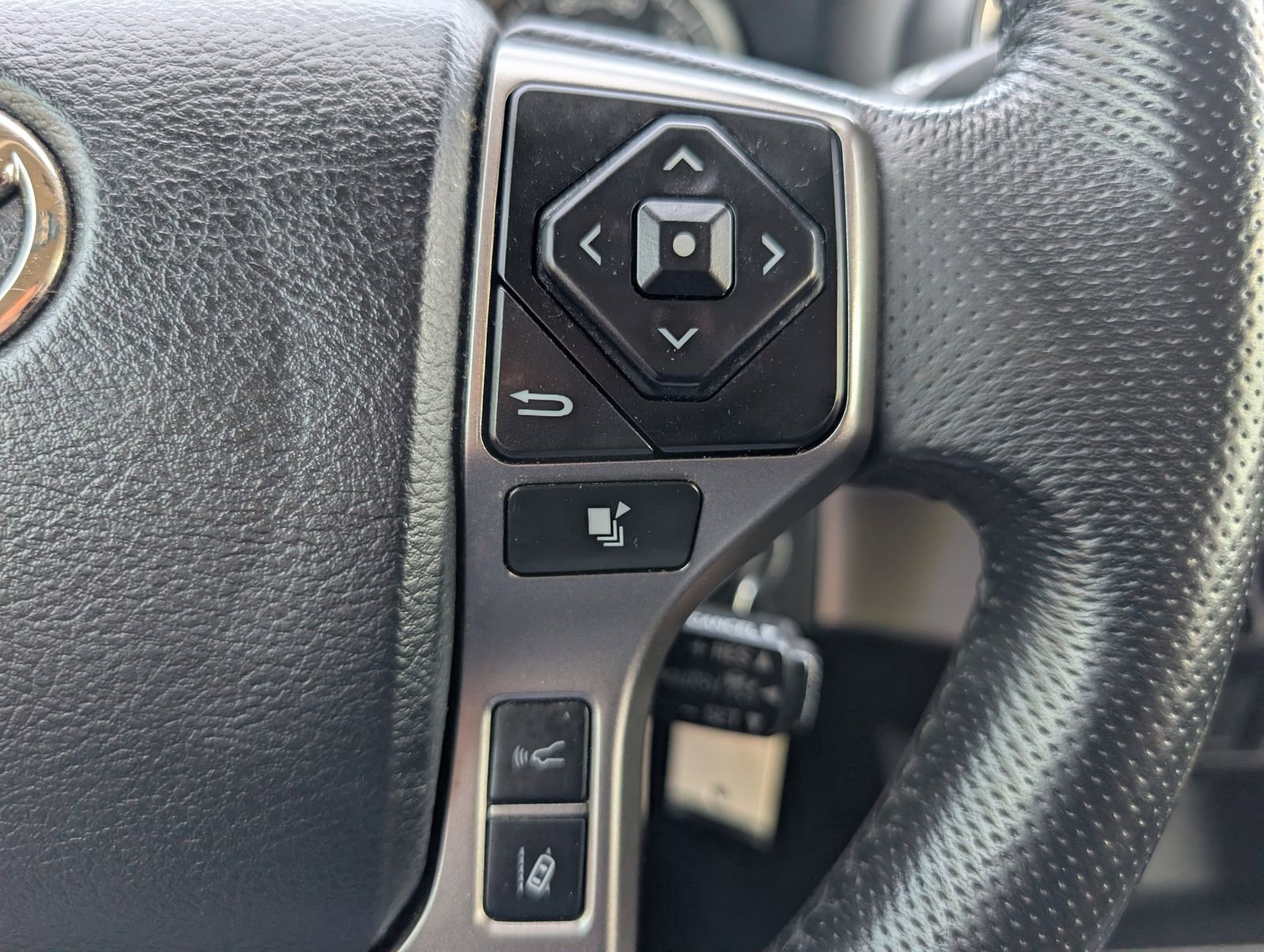Used 2023 Toyota Tacoma SR5 RWD image 20