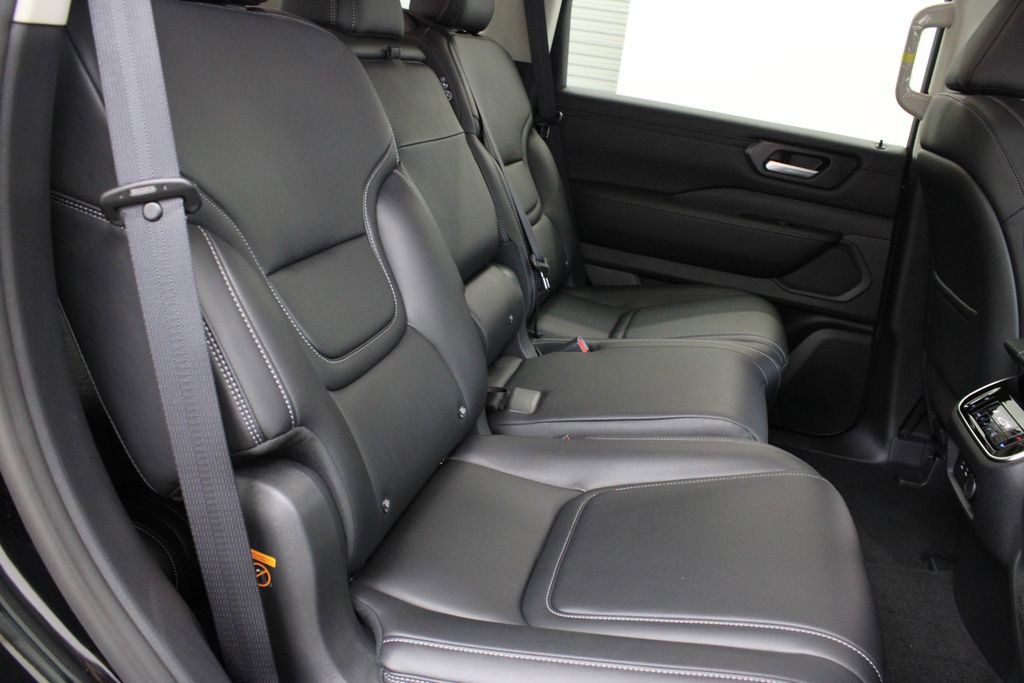 Used 2026 Nissan Armada SV RWD image 19