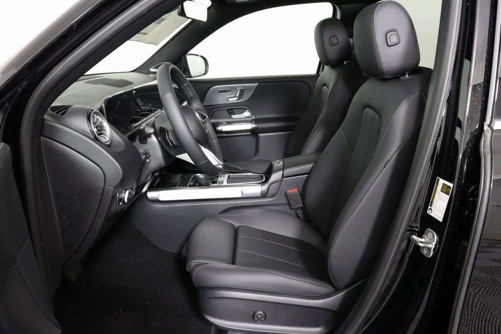 New 2025 Mercedes-Benz GLB 250 4MATIC image 14