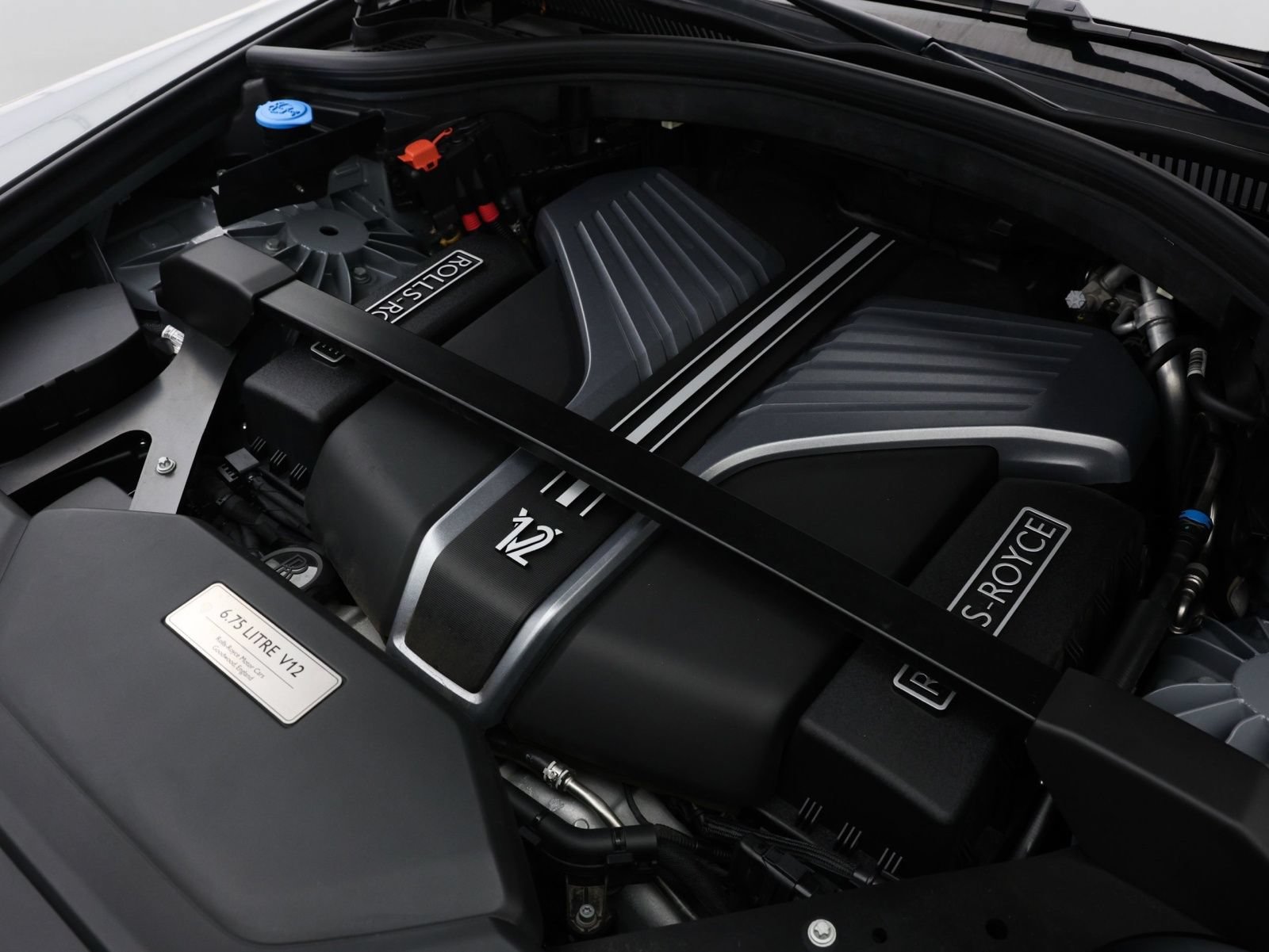 Certified 2025 Rolls-Royce Cullinan Black Badge AWD/4WD image 21