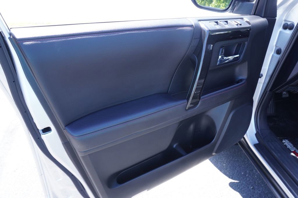 Used 2022 Toyota 4Runner TRD Off-Road Premium w/ Moonroof Package AWD/4WD image 15