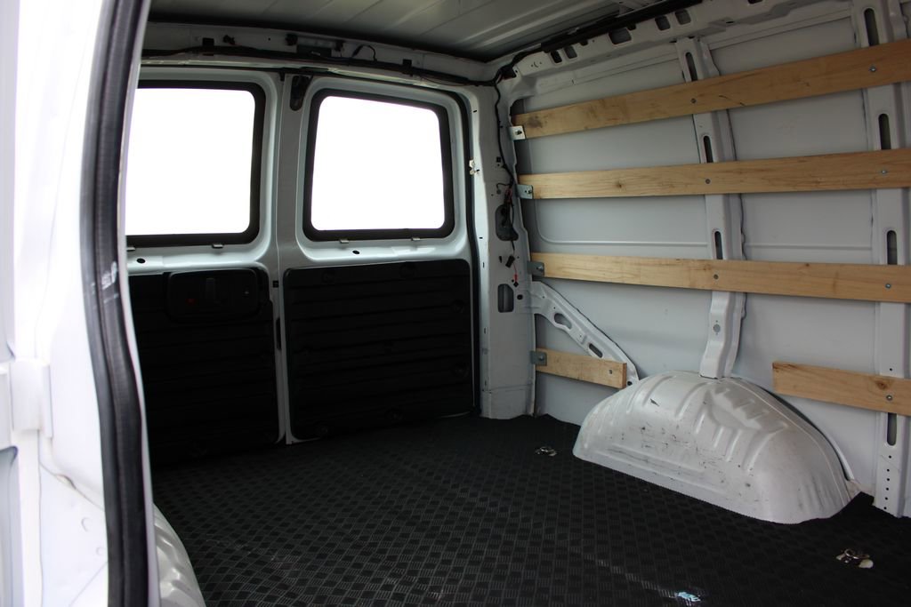 Used 2024 GMC Savana 2500 w/ Driver Convenience Package image 10