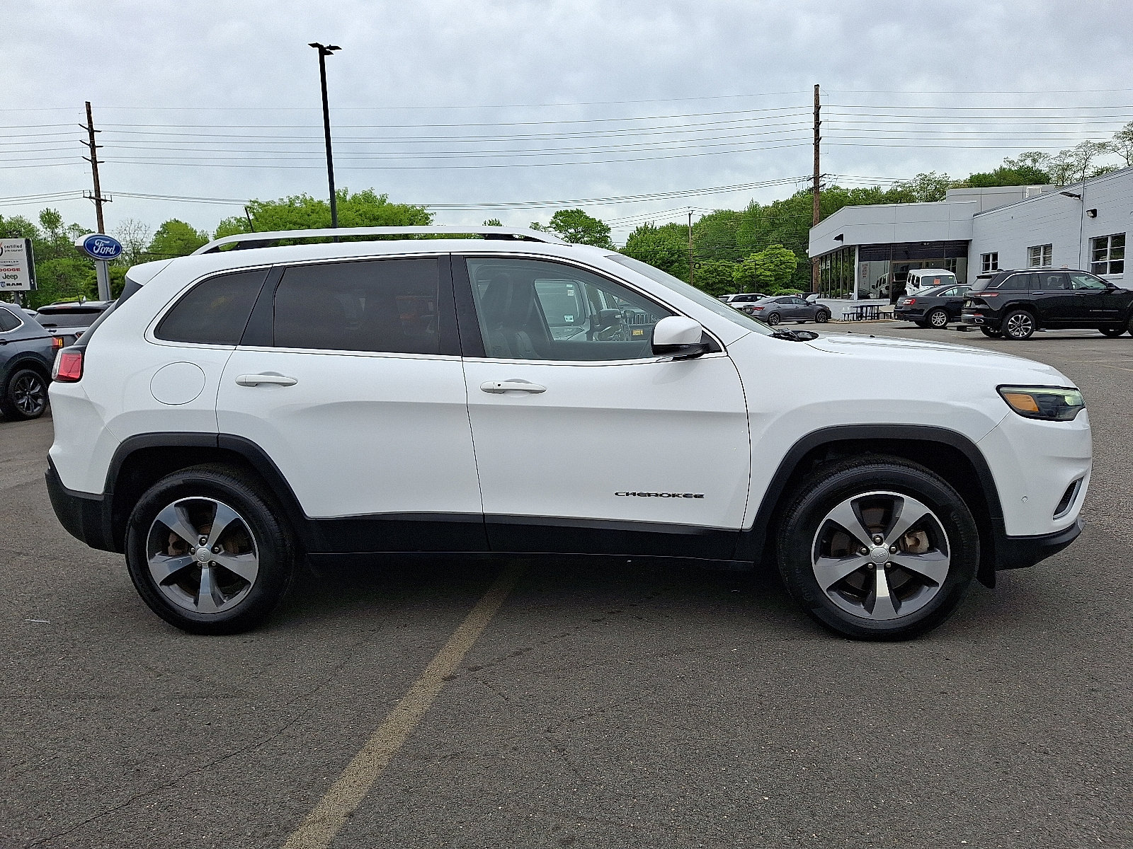 Certified 2019 Jeep Cherokee Limited w/ Technology Group AWD/4WD image 7