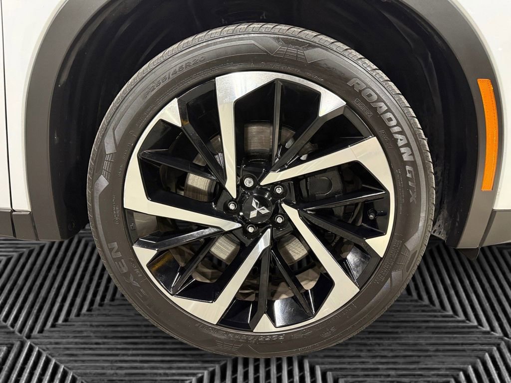 Used 2023 Mitsubishi Outlander SE image 12