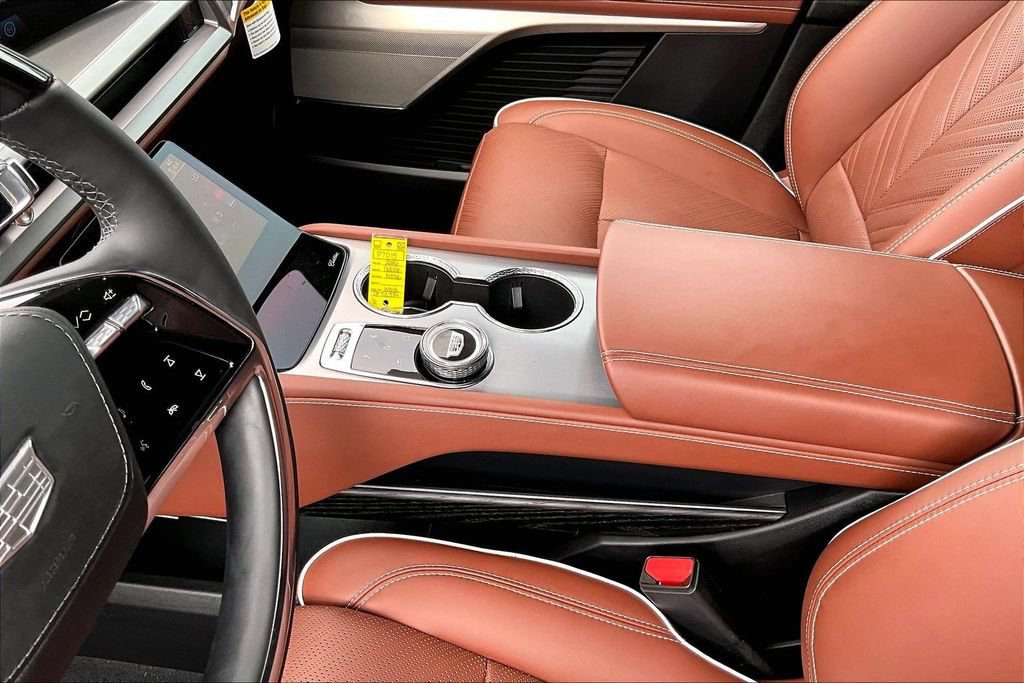 Certified 2026 Cadillac Vistiq Platinum AWD/4WD image 18