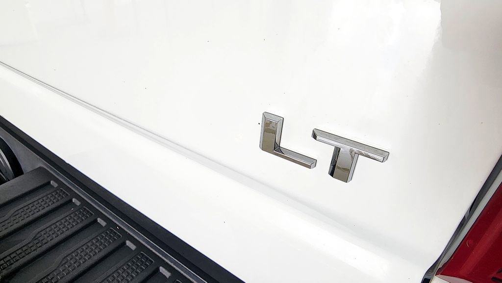 Used 2022 Chevrolet Silverado 3500 LT w/ Convenience Package image 11