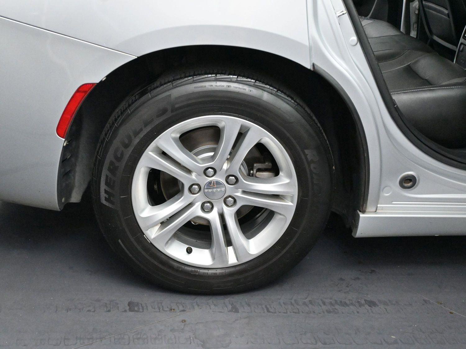 Used 2021 Dodge Charger SXT w/ Leather Interior Group image 37