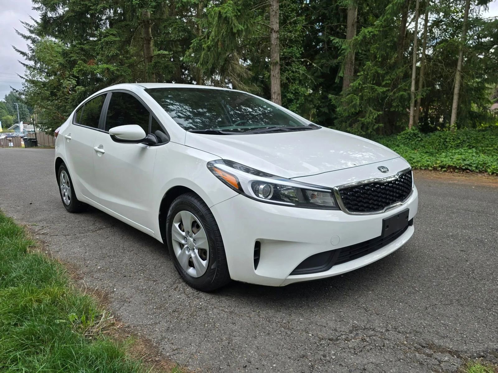 Used 2017 Kia Forte LX image 7