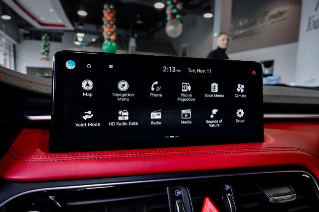 Used 2022 Genesis G70 3.3T Launch Edition image 40