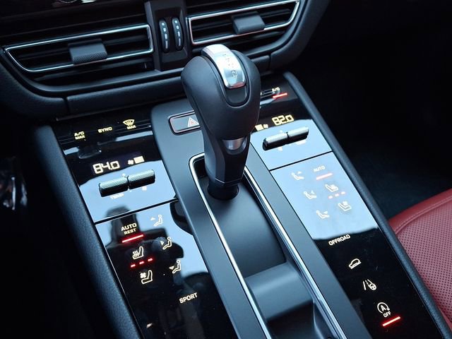 New 2025 Porsche Macan image 17