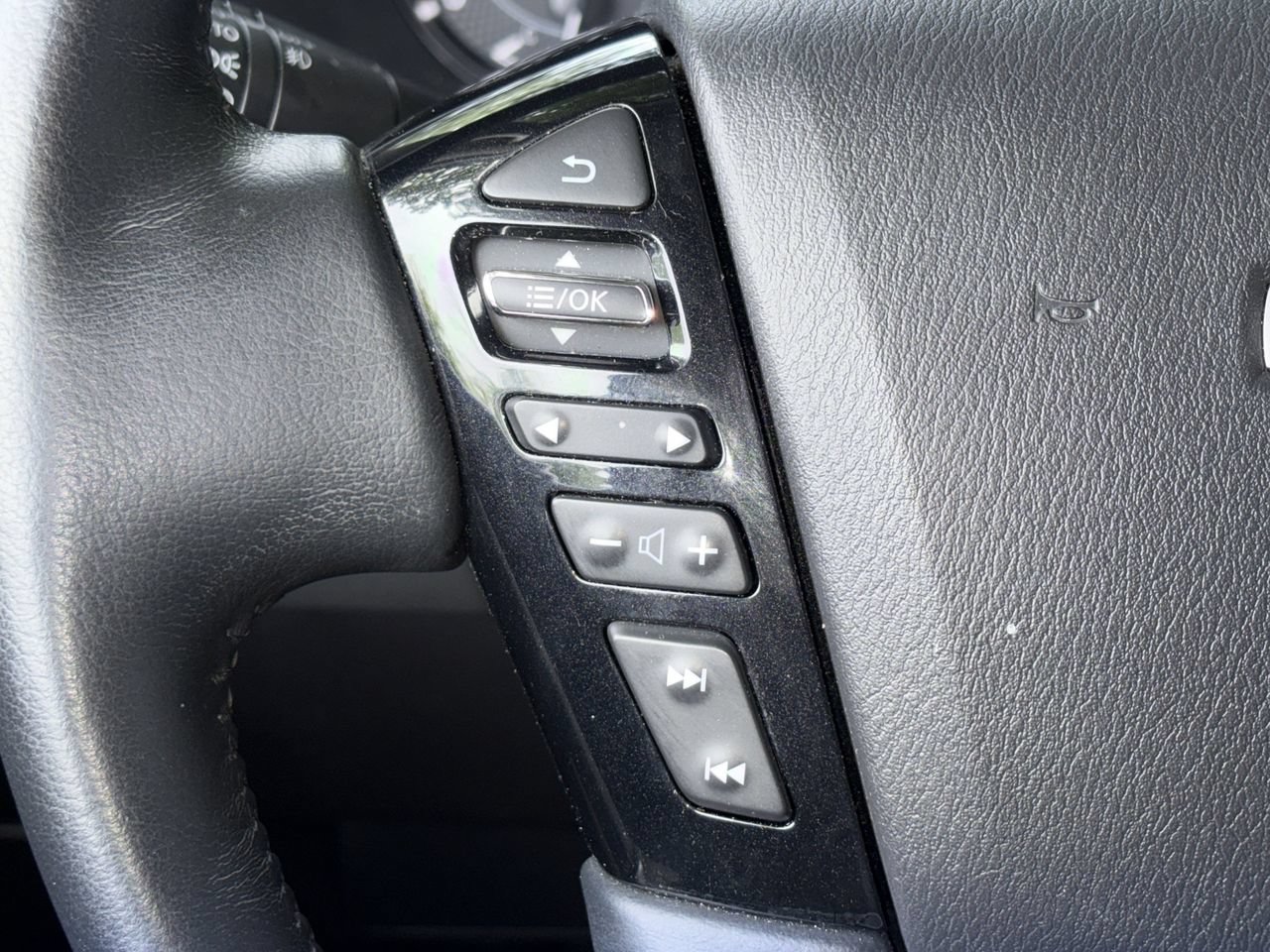 Used 2024 Nissan Armada SV AWD/4WD image 24