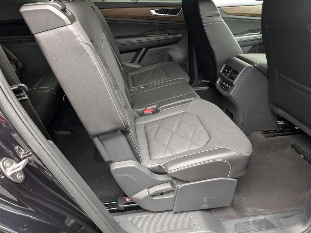 Used 2024 Volkswagen Atlas SE image 25