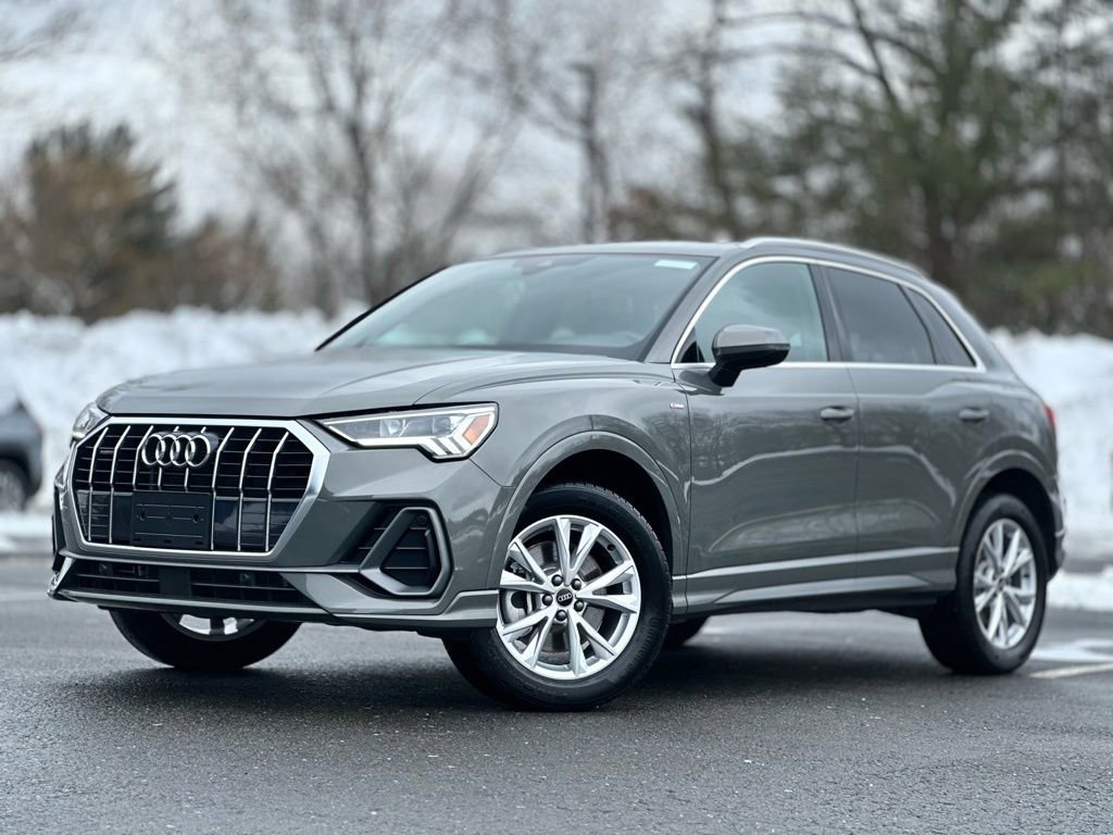 Used 2025 Audi Q3 2.0T Premium w/ Convenience Package image 4