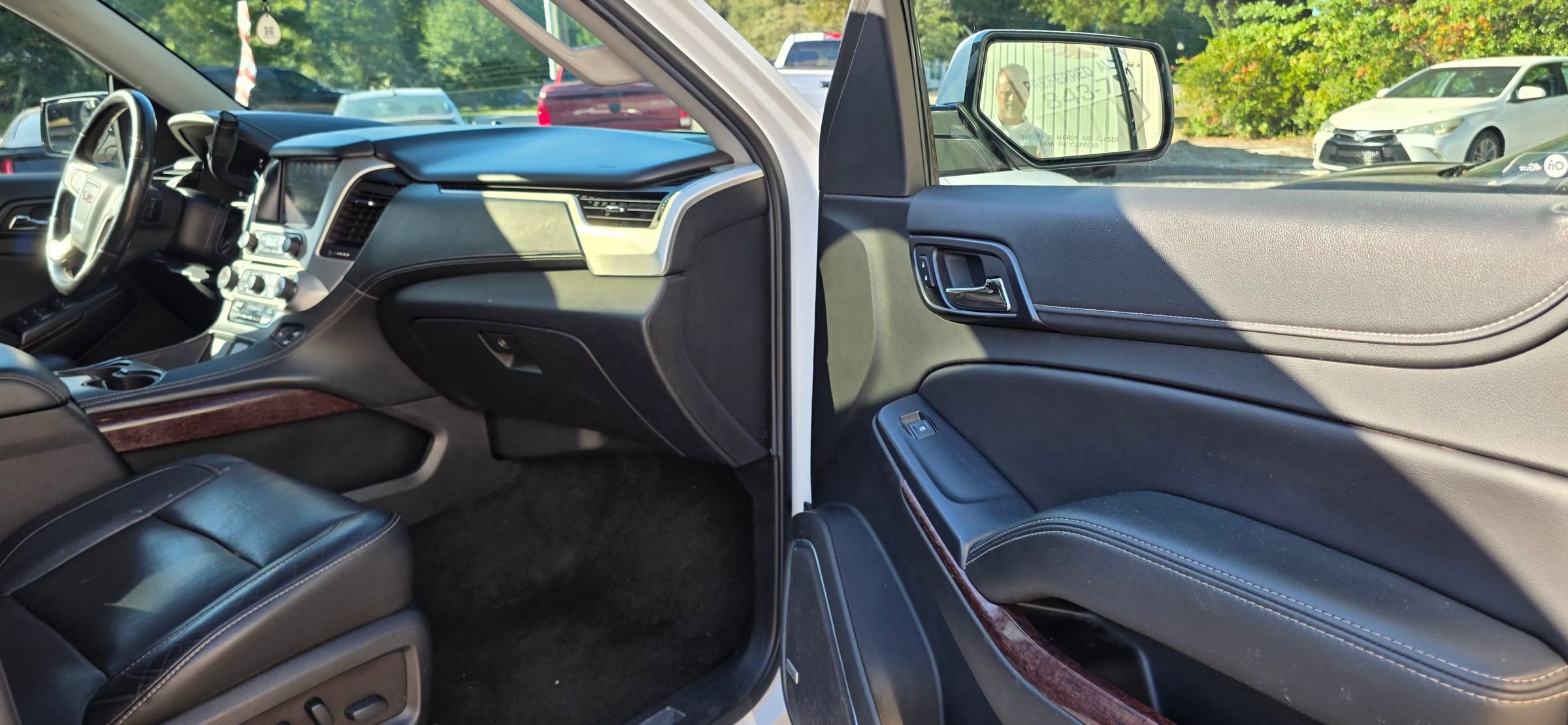 Used 2018 GMC Yukon XL SLT w/ Open Road Package image 15