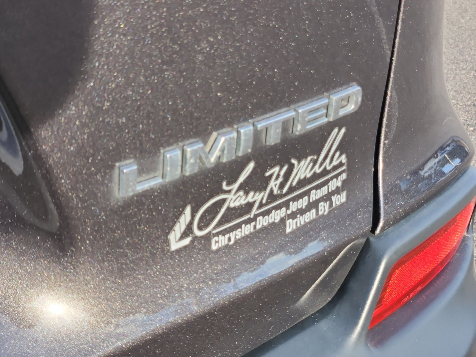 Used 2019 Jeep Cherokee Limited w/ Technology Group image 25