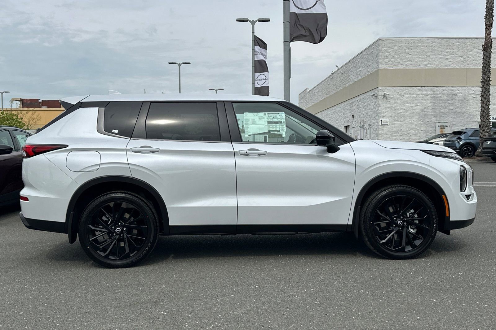 New 2026 Nissan Rogue SL image 3