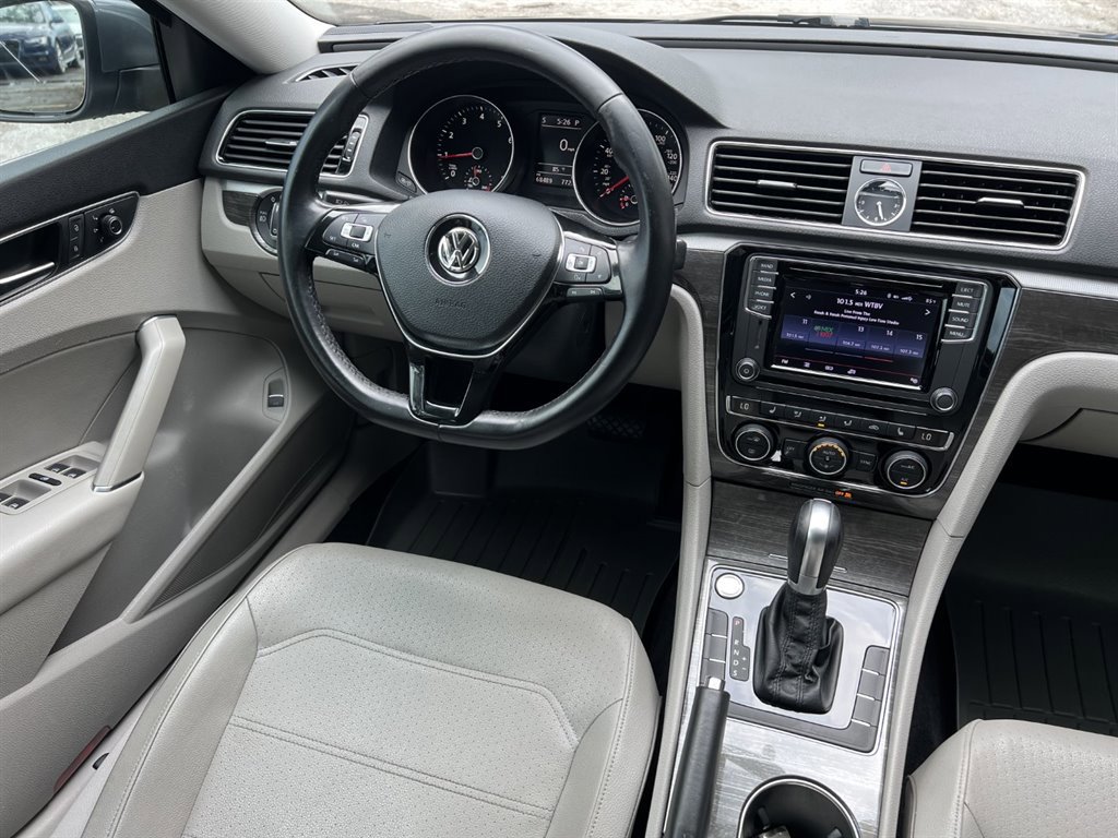 Used 2017 Volkswagen Passat 1.8T SE w/ SE Lighting Package FWD image 21