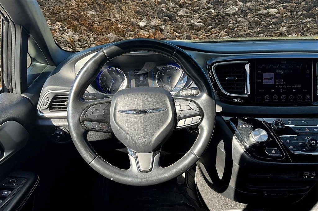 Used 2018 Chrysler Pacifica Touring Plus w/ S Appearance Package image 5