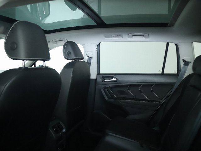 Used 2024 Volkswagen Tiguan SE image 15