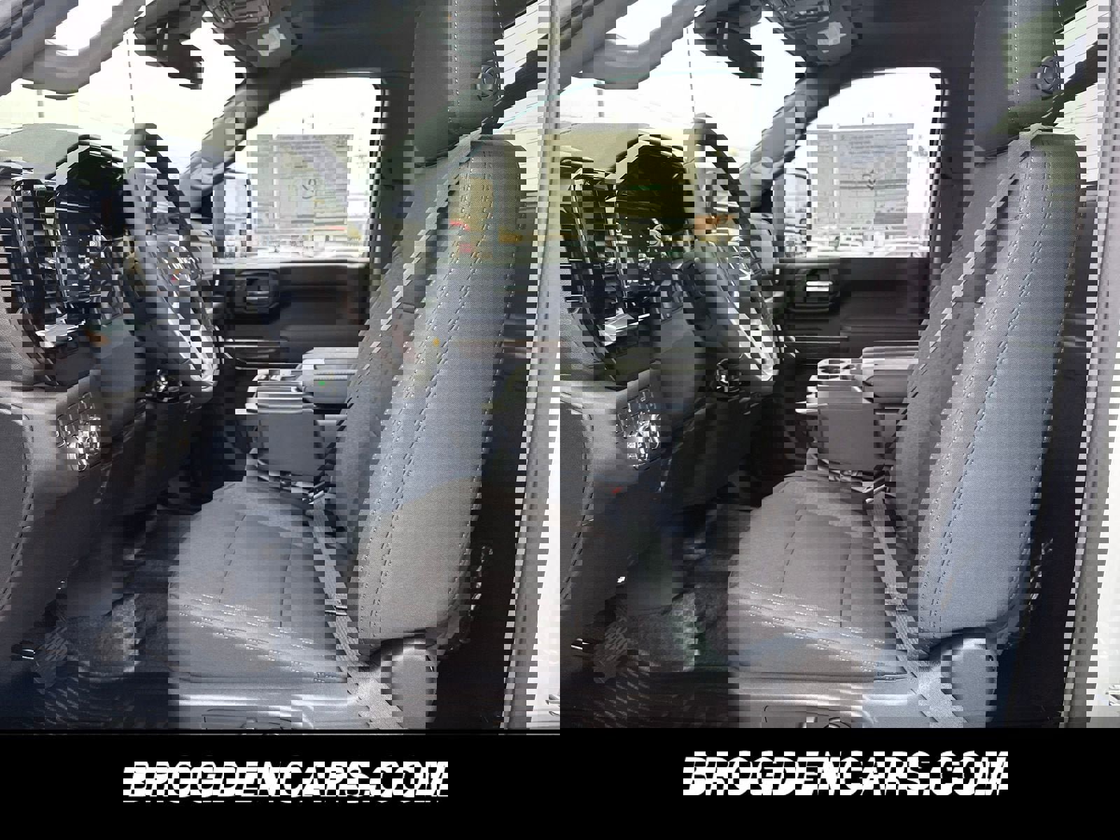 New 2026 GMC Sierra 3500 SLE w/ SLE Convenience Package image 5