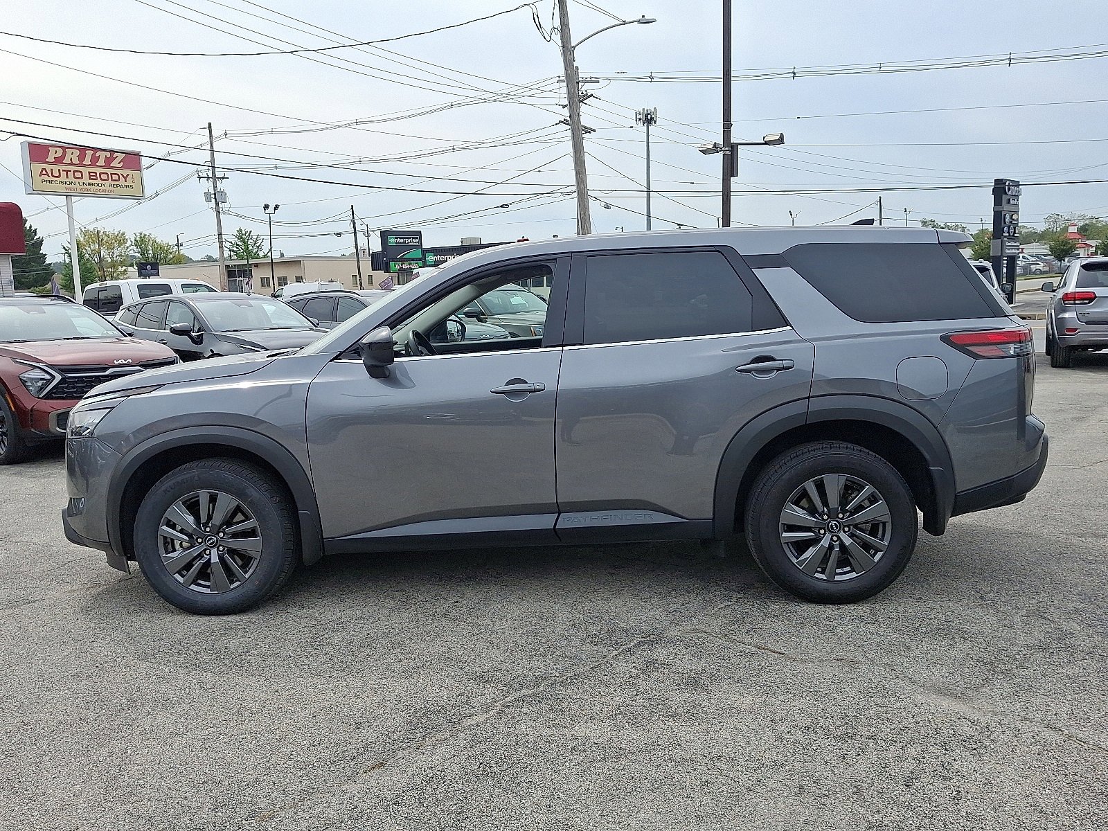 Used 2024 Nissan Pathfinder S image 4