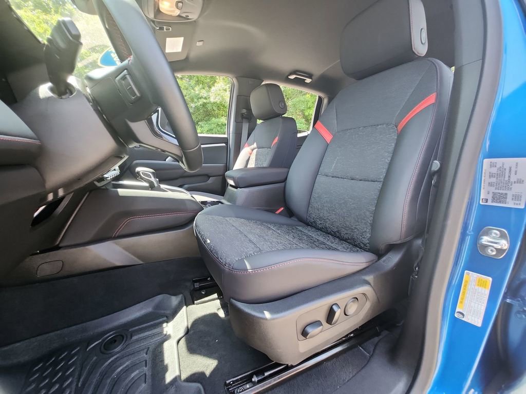 Used 2024 Chevrolet Colorado Z71 w/ Z71 Convenience Package 2 image 23