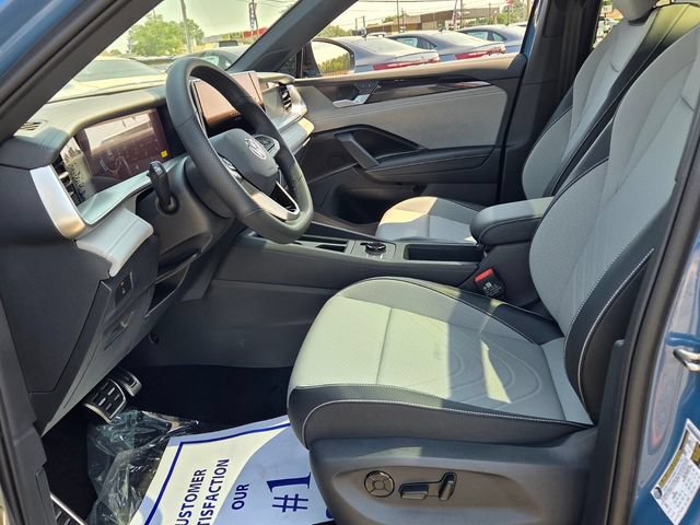 New 2026 Volkswagen Tiguan SE R-Line FWD image 5