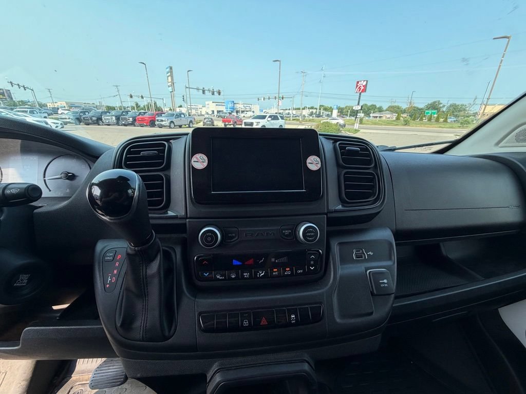 Used 2025 RAM ProMaster 2500 w/ Convenience Group FWD image 8