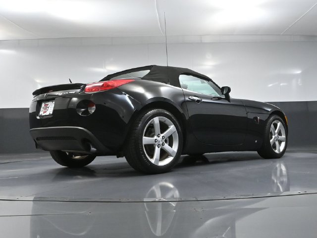 Used 2008 Pontiac Solstice GXP w/ Premium Package RWD image 38