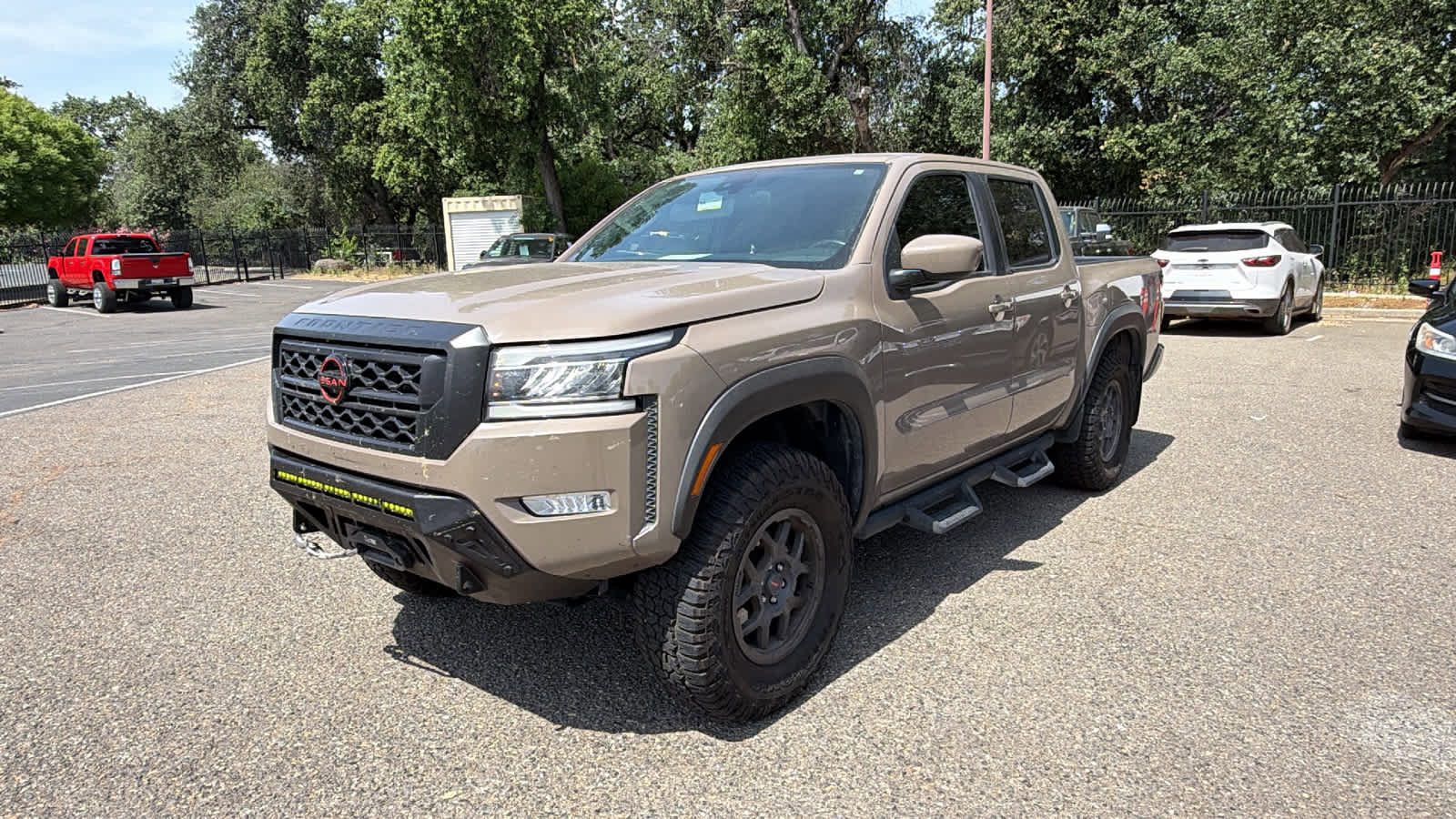 Used 2022 Nissan Frontier PRO-4X w/ Off-Road Protection Package AWD/4WD video 1