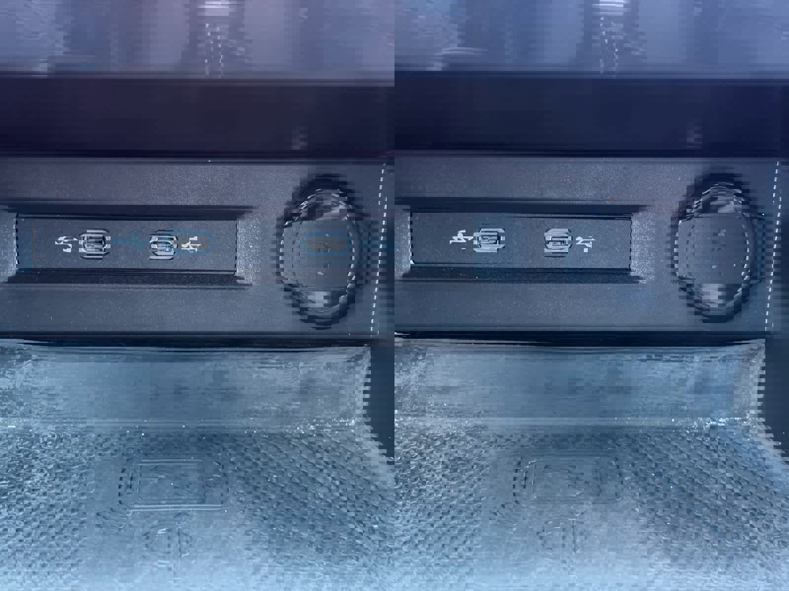 Used 2022 Volkswagen Tiguan SE image 26