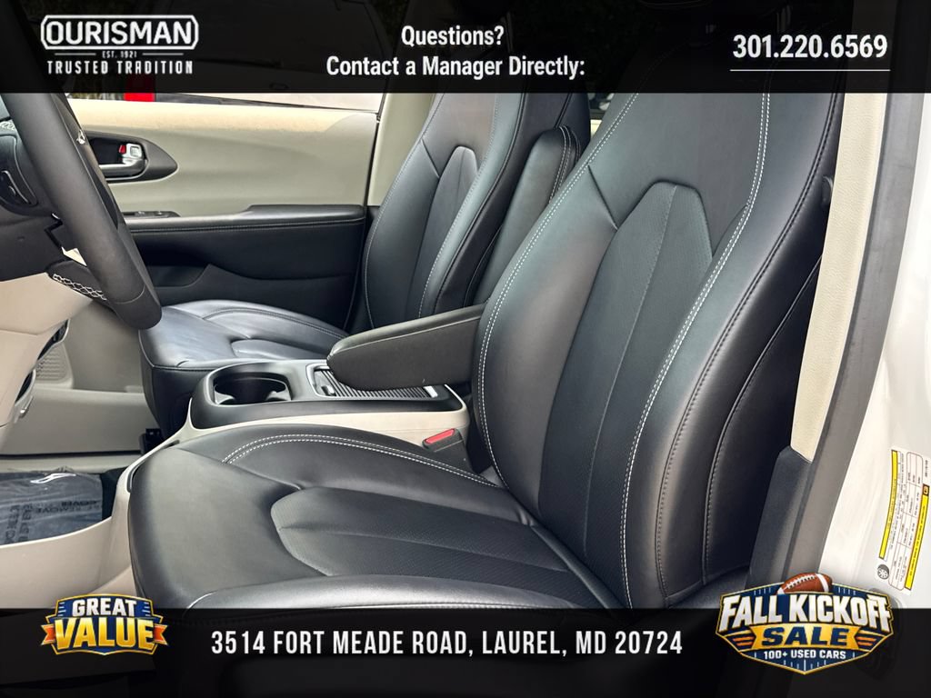 Used 2024 Chrysler Pacifica Touring-L FWD image 6