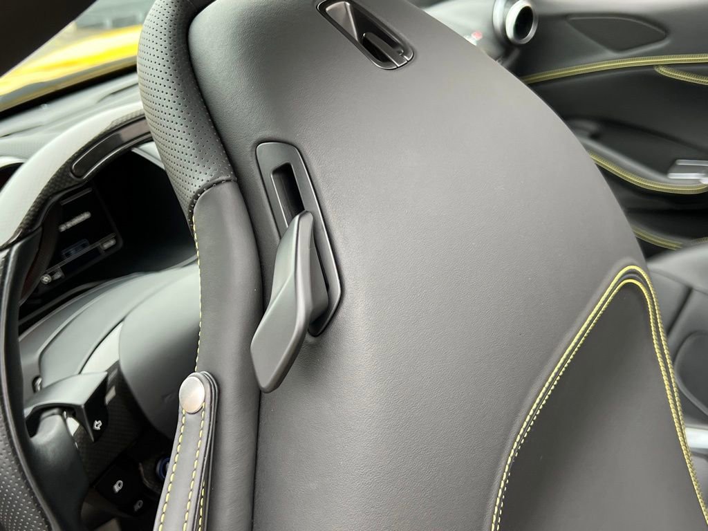 Used 2022 Ferrari Portofino M image 38