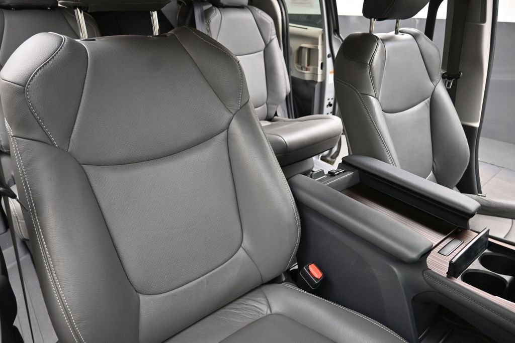 Used 2022 Toyota Sienna LE AWD/4WD image 14