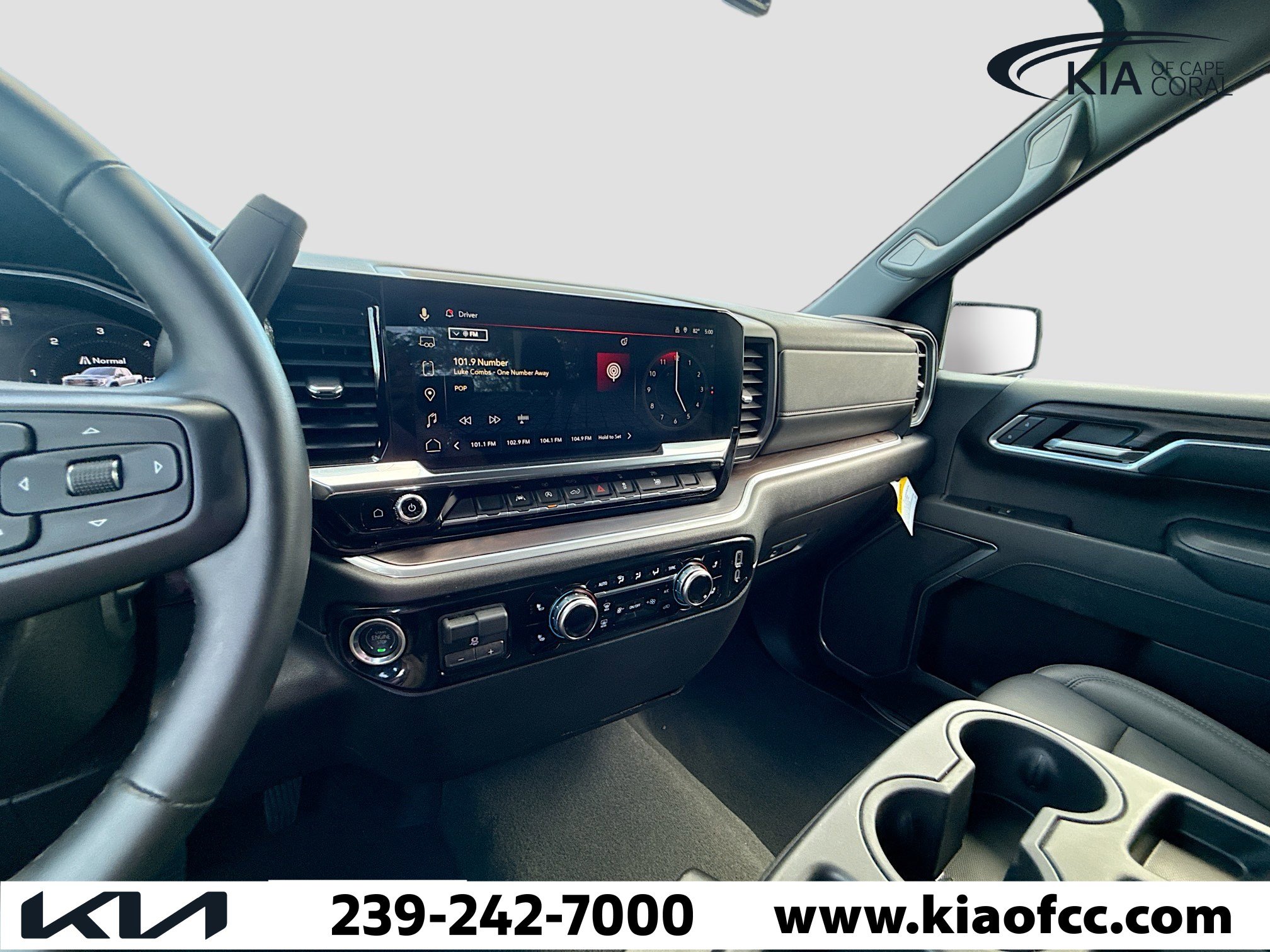 Used 2026 GMC Sierra 1500 SLT AWD/4WD image 24