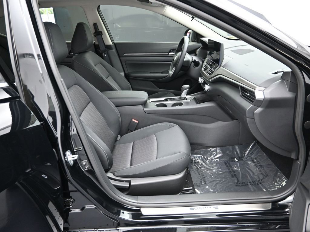 New 2025 Nissan Altima 2.5 SV w/ SV Special Edition Package FWD image 26