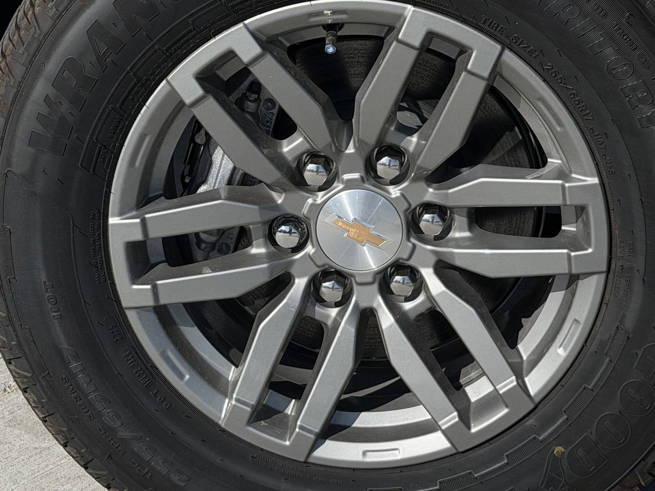 New 2026 Chevrolet Colorado LT w/ LT Convenience Package AWD/4WD image 9
