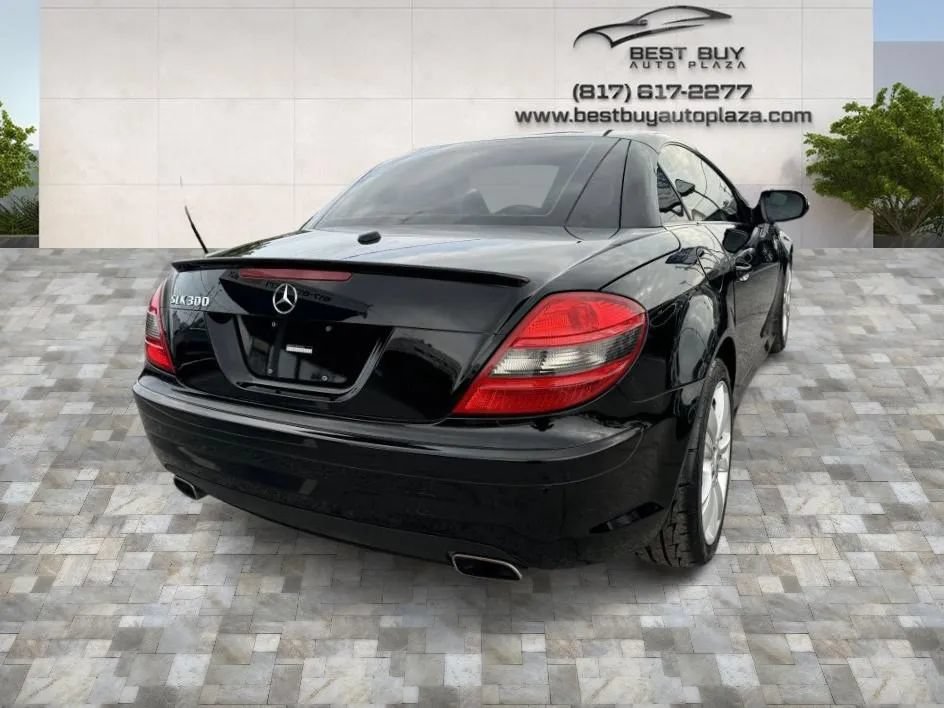 Used 2011 Mercedes-Benz SLK 300 image 6